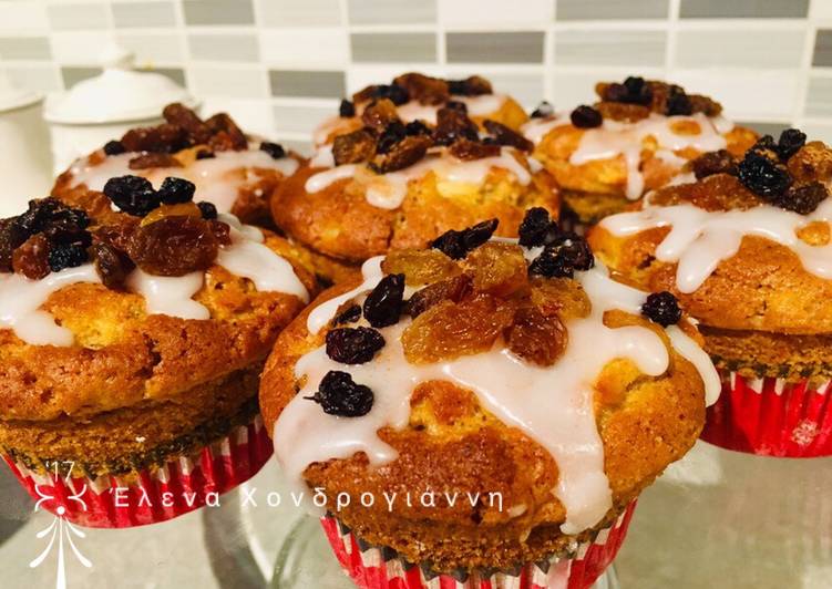 Muffins με μήλο και σταφίδες