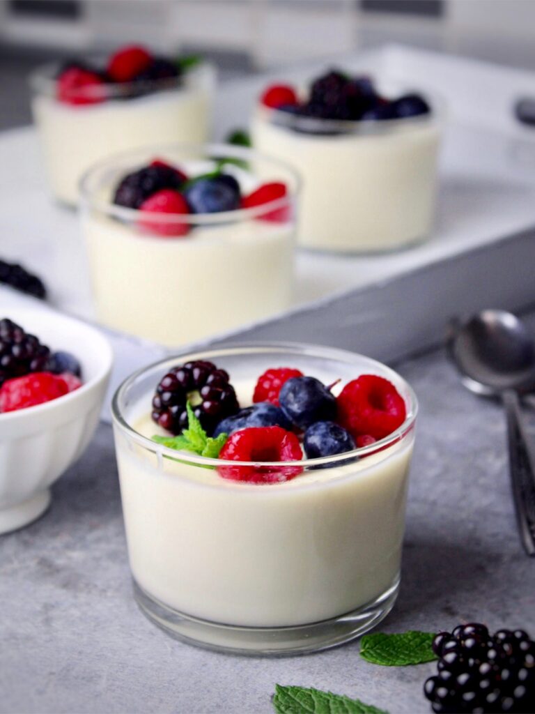 ΜΟΥΣ ΓΙΑΟΥΡΤΙ ΜΕ ΛΕΥΚΗ ΣΟΚΟΛΑΤΑ